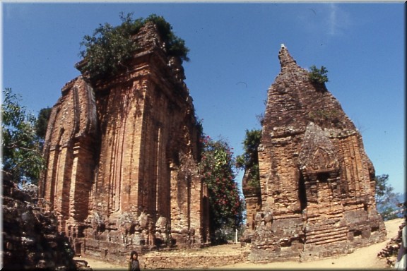 Cham Temple, Nha Trang.jpg