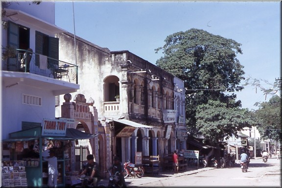 Street in Nha Trang.jpg